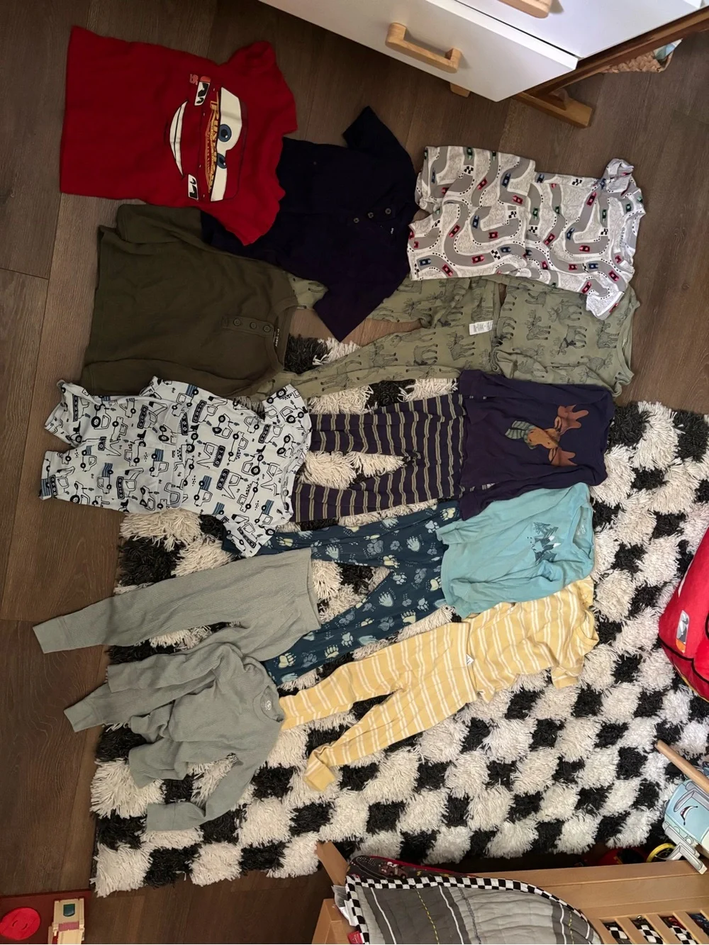 Mixed Pajama Bundle multiple brand - Assorted Colors short and long sleeve 3-5T